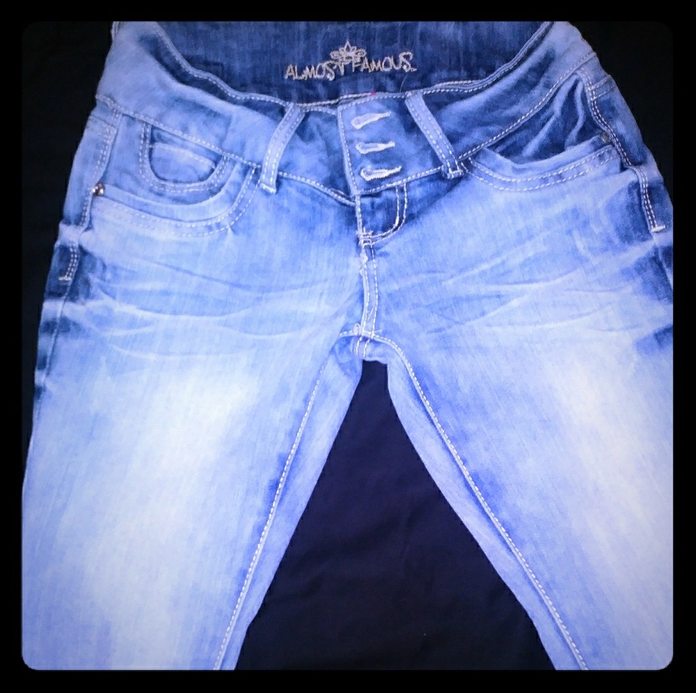 Almost Famous Capri pants